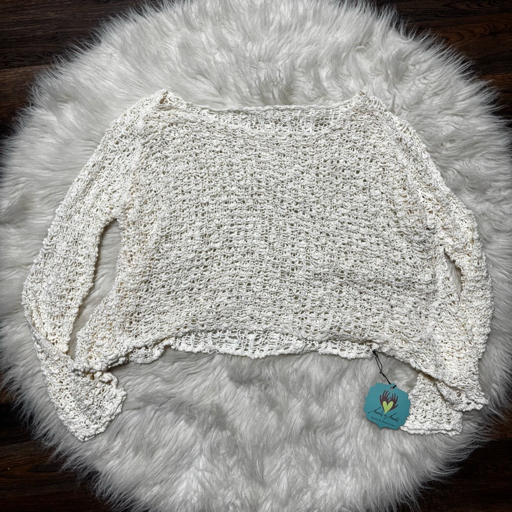 Cream Knit Pullover Top size Women’s Large